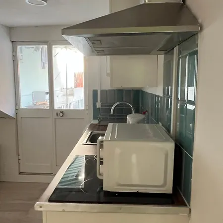 Pensión Lime Stone *